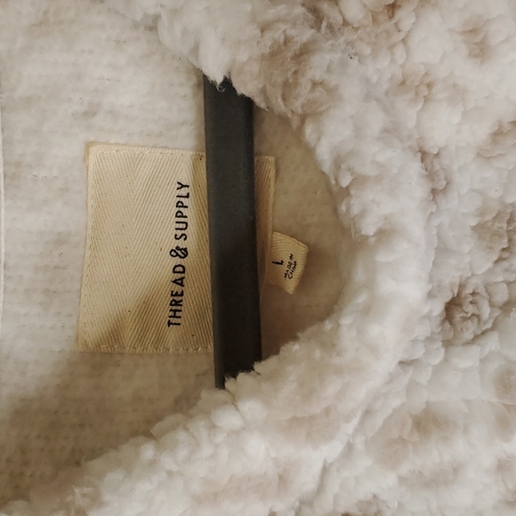 THREAD & SUPPLY Cropped Pullover Faux Shearling White Leopard Women's Large - Picture 3 of 7